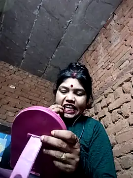 Priya tyagi online show from 09-28-25, 08:27