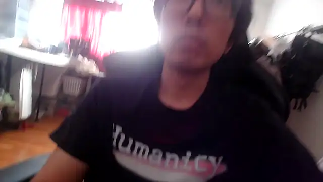 Snapshot of AsianLoveTony chatting on 04-16-26, 11:51 AsianLoveTony online show from 04-16-26, 11:51