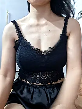 Snapshot of Mlemmz chatting on 07-19-26, 02:47 Mlemmz online show from 07-19-26, 02:47