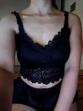 Snapshot of Mlemmz chatting on 07-20-26, 01:46 Mlemmz online show from 07-20-26, 01:46