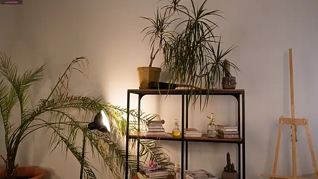 Snapshot of ttragedienne chatting on 09-26-25, 02:13 ttragedienne online show from 09-26-25, 02:13