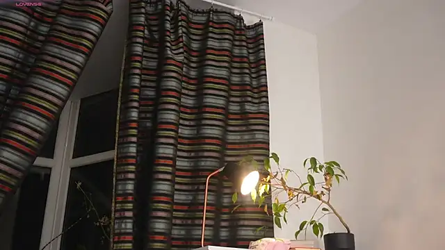 ttragedienne online show from 11-09-25, 02:04