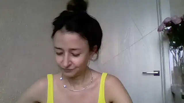 Avenique online show from 10-22-25, 10:47