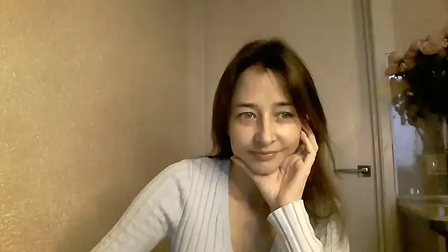 Avenique online show from 10-21-25, 01:43