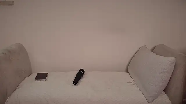 Snapshot of Petite36 chatting on 04-23-26, 07:48 Petite36 online show from 04-23-26, 07:48