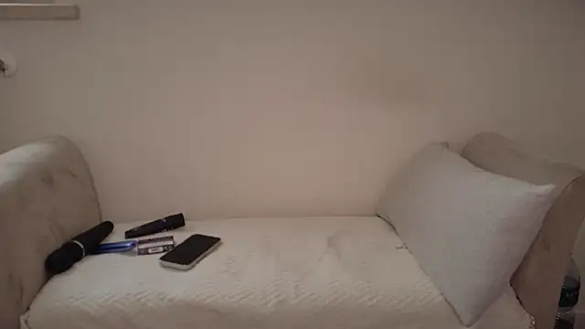 Snapshot of Petite36 chatting on 05-06-26, 07:34 Petite36 online show from 05-06-26, 07:34
