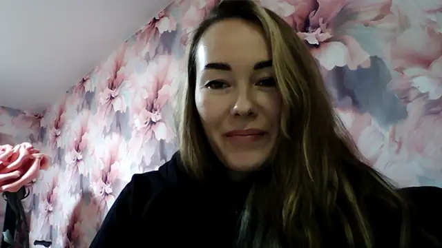 Snapshot of Sovaee chatting on 11-03-25, 11:58 Sovaee online show from 11-03-25, 11:58