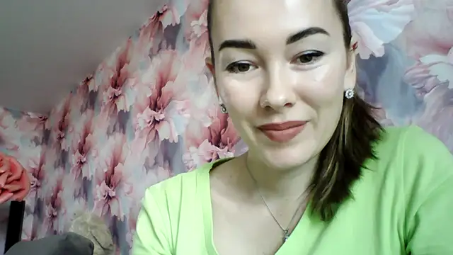 Snapshot of Sovaee chatting on 10-05-25, 06:37 Sovaee online show from 10-05-25, 06:37