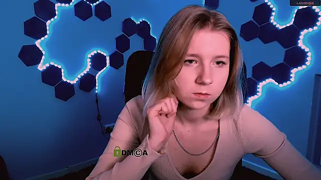 gloria bubble online show from 11-22-25, 10:47