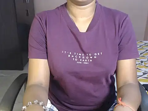 Snapshot of hot_riaa25 chatting on 05-11-26, 06:05 hot riaa25 online show from 05-11-26, 06:05