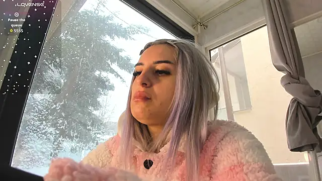 Snapshot of Ella_Vee chatting on 02-21-26, 07:32 Ella Vee online show from 02-21-26, 07:32