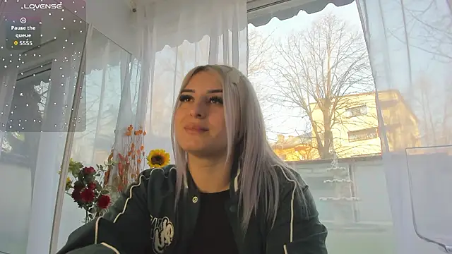 Ella Vee online show from 03-17-26, 05:54