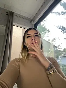 Ella Vee online show from 09-26-25, 05:36