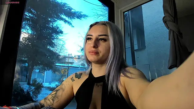 Snapshot of Ella_Vee chatting on 02-25-26, 05:18 Ella Vee online show from 02-25-26, 05:18