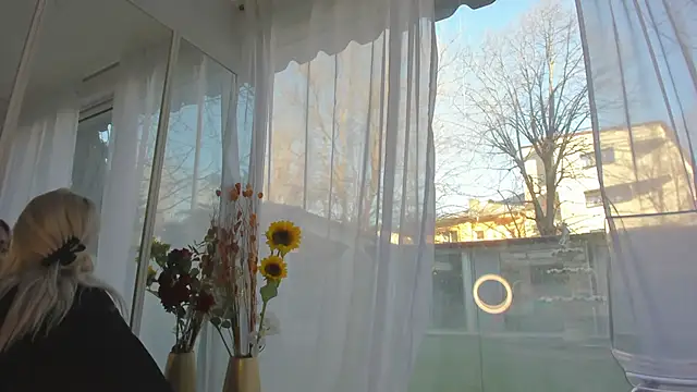 Ella Vee online show from 03-10-26, 06:28