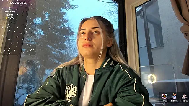 Snapshot of Ella_Vee chatting on 02-02-26, 05:39 Ella Vee online show from 02-02-26, 05:39