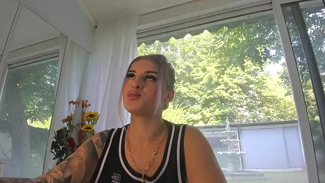 Ella Vee online show from 07-24-26, 06:20