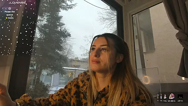 Snapshot of Ella_Vee chatting on 01-19-26, 06:50 Ella Vee online show from 01-19-26, 06:50