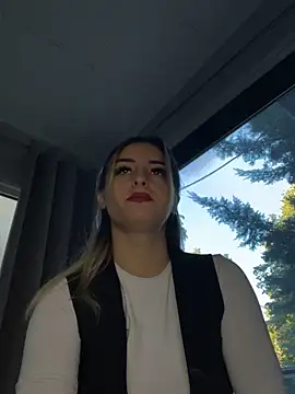 Ella Vee online show from 09-18-25, 04:48