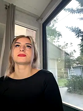 Ella Vee online show from 09-27-25, 04:51