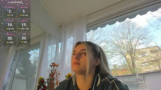 Ella Vee online show from 04-08-26, 05:20