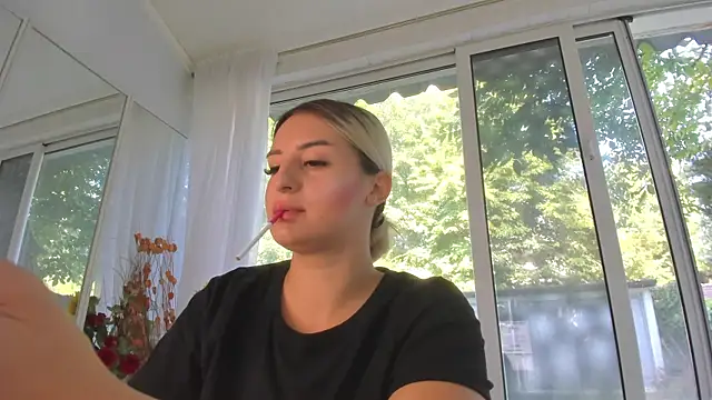 Ella Vee online show from 07-17-26, 06:32