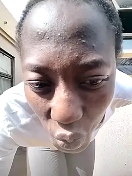 Snapshot of Melanin2002 chatting on 05-09-26, 11:13 Melanin2002 online show from 05-09-26, 11:13
