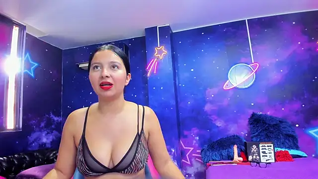 Snapshot of Thalia_Cortea chatting on 10-14-25, 03:01 Thalia Cortea online show from 10-14-25, 03:01