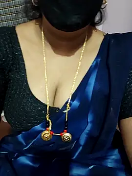 Snapshot of luci-queen chatting on 04-22-26, 05:58 luci-queen online show from 04-22-26, 05:58