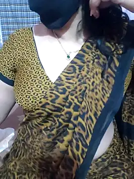 Snapshot of luci-queen chatting on 04-23-26, 06:31 luci-queen online show from 04-23-26, 06:31