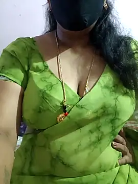 Snapshot of luci-queen chatting on 05-17-26, 06:08 luci-queen online show from 05-17-26, 06:08