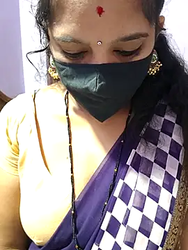 luci-queen online show from 09-10-25, 04:44