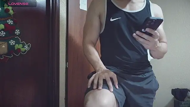 Snapshot of cris2428 chatting on 11-15-25, 02:15 cris2428 online show from 11-15-25, 02:15