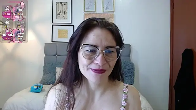  naomi s online show from 12-19-25, 01:02