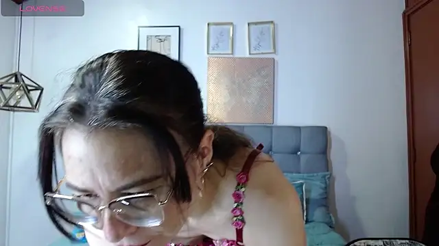  naomi s online show from 11-30-25, 01:45