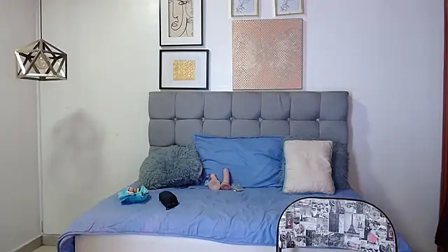  naomi s online show from 04-04-26, 01:17