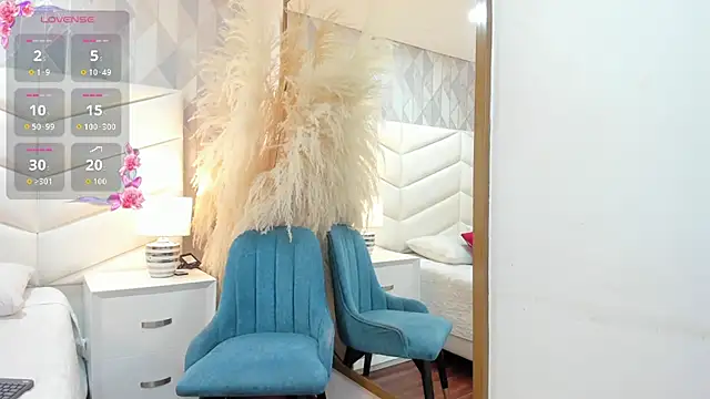 Nina Ford  online show from 12-02-25, 08:43