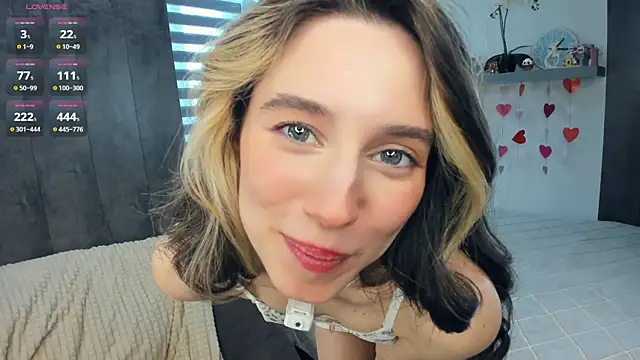 AntonettaTarring online show from 03-15-26, 07:48