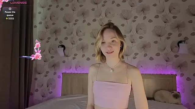 Snapshot of ameliamurrr chatting on 10-16-25, 08:22 ameliamurrr online show from 10-16-25, 08:22