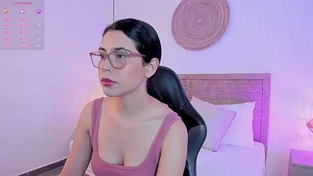 Snapshot of desireee_ chatting on 04-30-26, 12:12 desireee online show from 04-30-26, 12:12