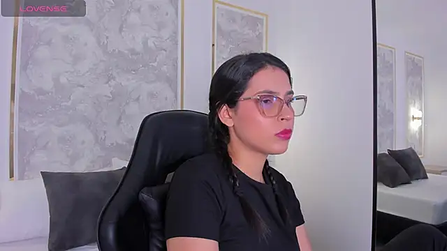 desireee  online show from 12-22-25, 05:35