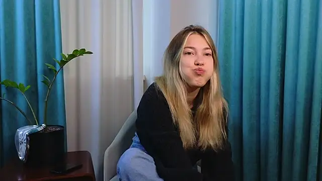 Snapshot of AngelicRice chatting on 09-15-25, 11:21 AngelicRice online show from 09-15-25, 11:21