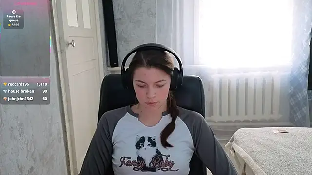 CutieAnny online show from 11-25-25, 04:35