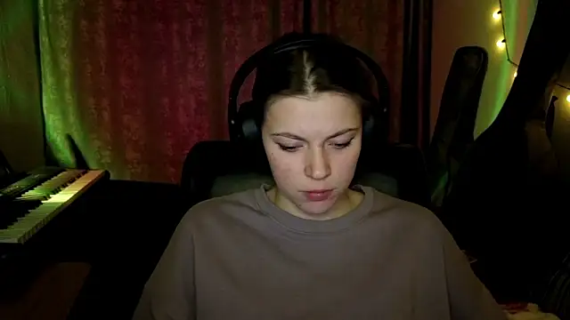 CutieAnny online show from 03-18-26, 09:37