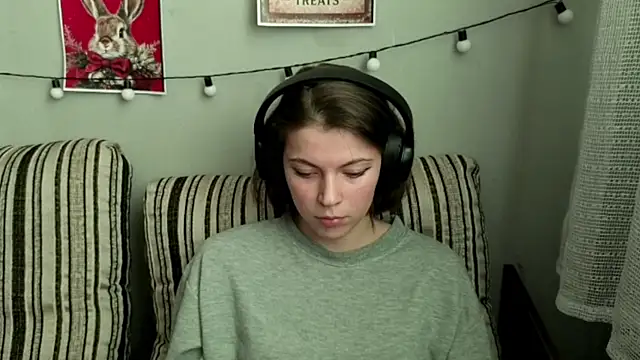 CutieAnny online show from 01-13-26, 06:17