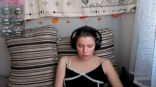 CutieAnny online show from 11-15-25, 05:11