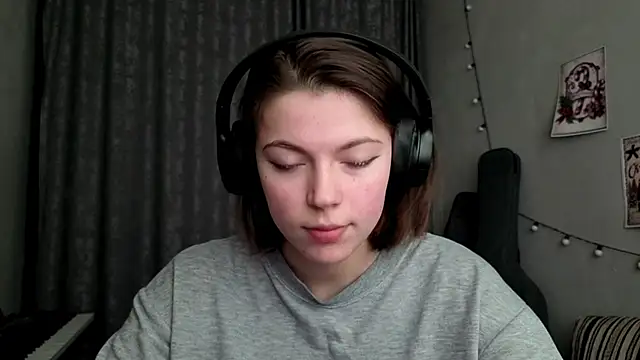 Snapshot of CutieAnny chatting on 02-09-26, 06:11 CutieAnny online show from 02-09-26, 06:11