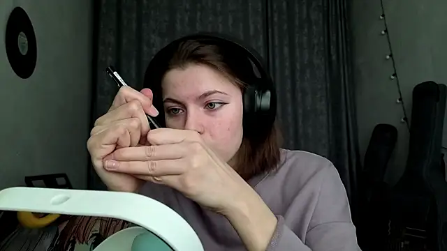 Snapshot of CutieAnny chatting on 02-17-26, 06:11 CutieAnny online show from 02-17-26, 06:11