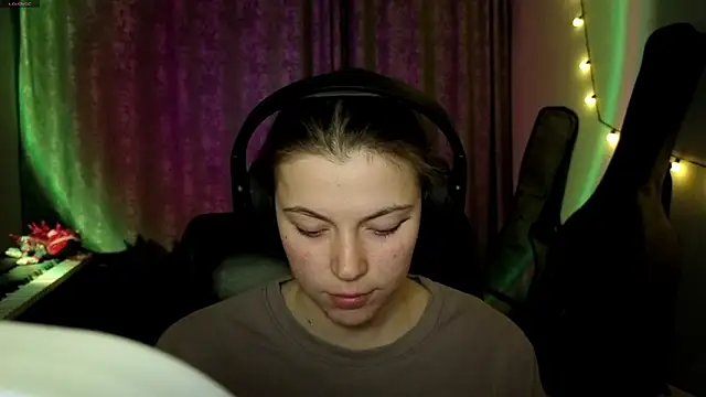 CutieAnny online show from 03-29-26, 08:10