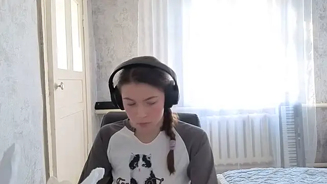 Snapshot of CutieAnny chatting on 10-08-25, 04:25 CutieAnny online show from 10-08-25, 04:25